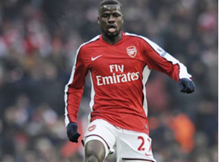Eboué choisit Arsenal