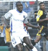 Football/Transfert: Akalé tourne le dos à Madrid