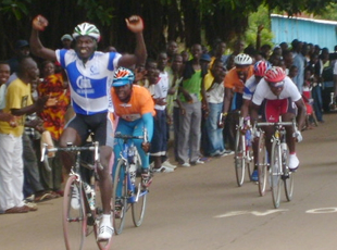 Cyclisme : Tour de l’Or Blanc (4è étape): Abdoul Wahab gagne, Fofana toujours leader